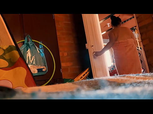 ❤️ Mjomba ananifuata kuoga, ananitania wakati naoga. Ponografia tu ❌️